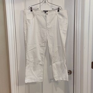 Lisa Rinna Denim Capris With Diagonal Distressed Hem